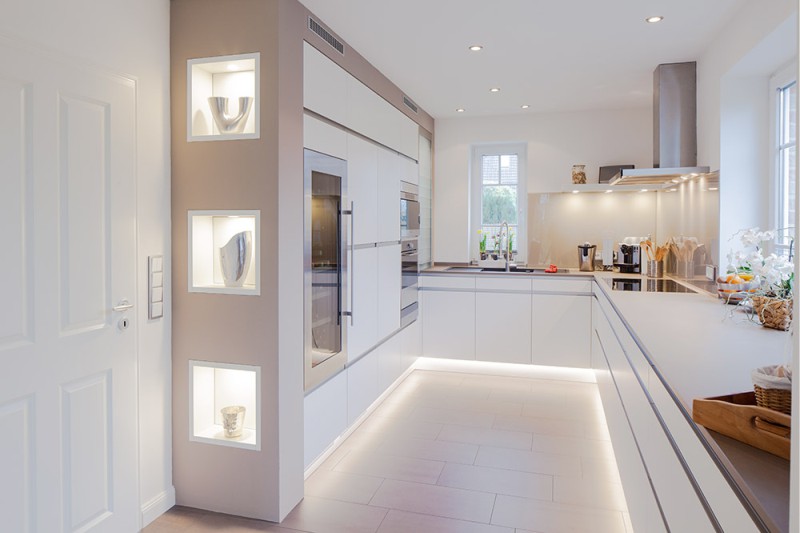 إضاءة LED لقاعدة المطبخ