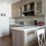 Cocina beige de estilo provenzal