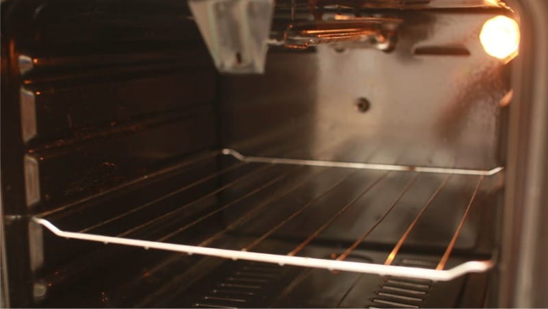 Iluminación en el horno de gas.