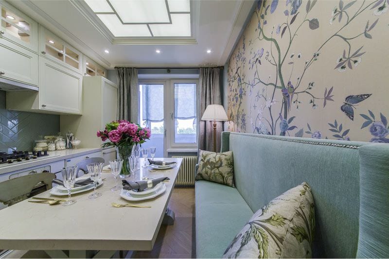 Cocina beige y azul.