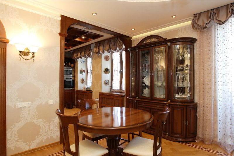Arco interno con arco rettangolare in stile classico