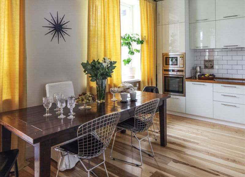 Cuina de 9 places. m, combinat amb la sala d'estar