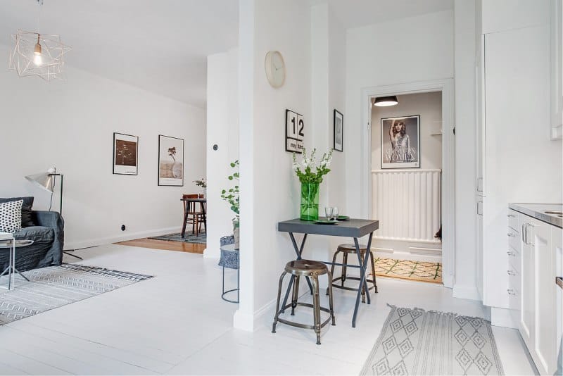 Cucina-soggiorno di 9,5 metri quadrati. m
