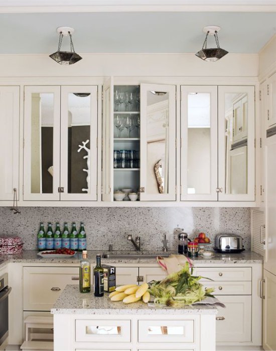 Cucina con facciate a specchio