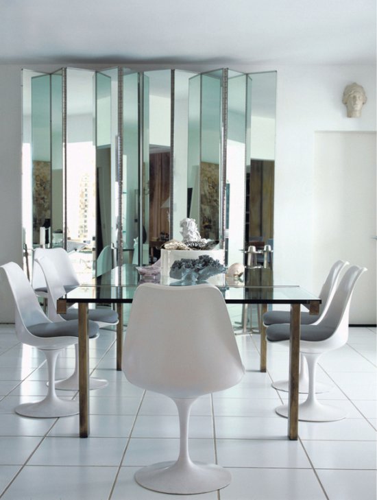Il design dello specchio della sala da pranzo