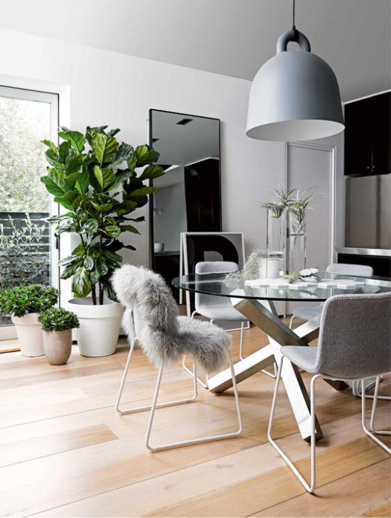 Il design dello specchio della sala da pranzo