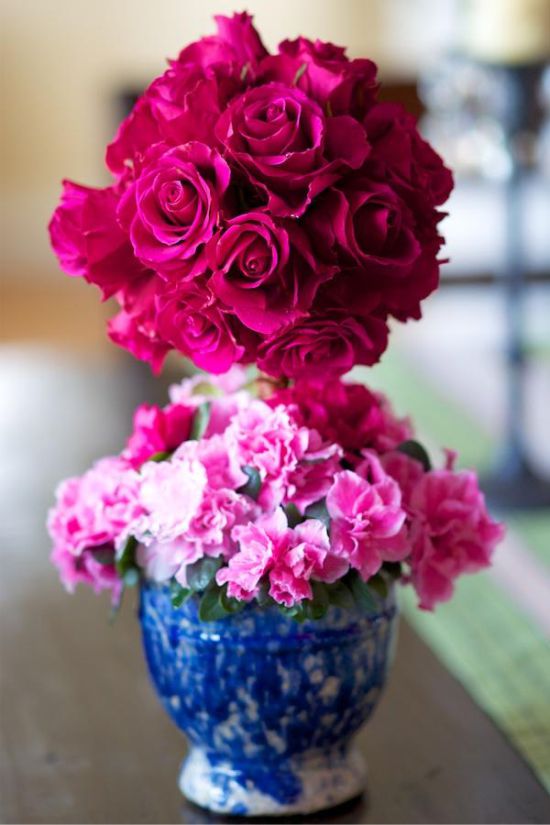 Friske blomster topiary for ferien bordet