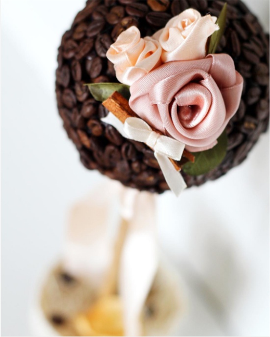 Kaffe Topiary med blomster