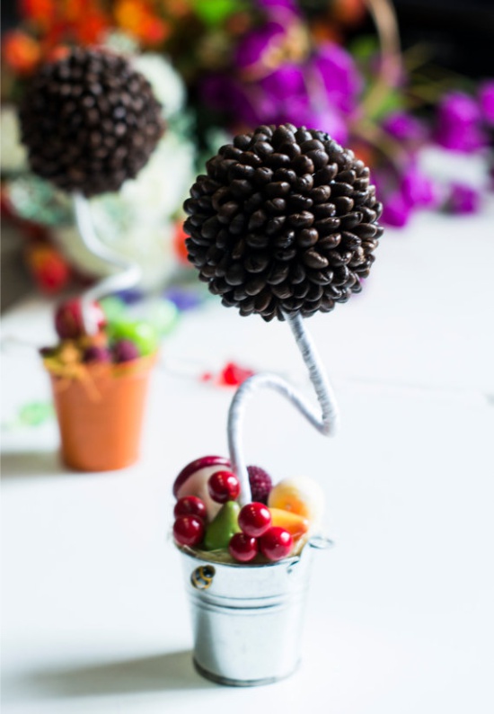 Topiary med frukt i en bøtte
