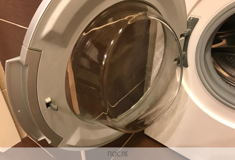 Lavadora de puerta después de la limpieza.