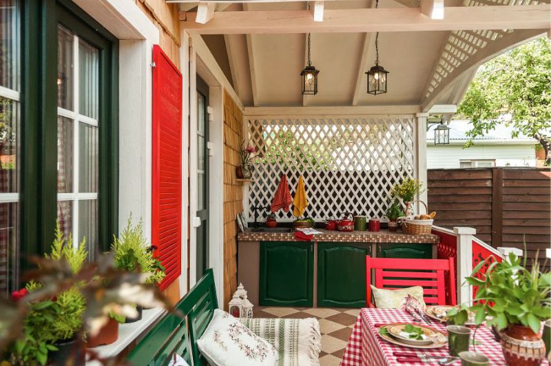 Terrasse med sommer kjøkken