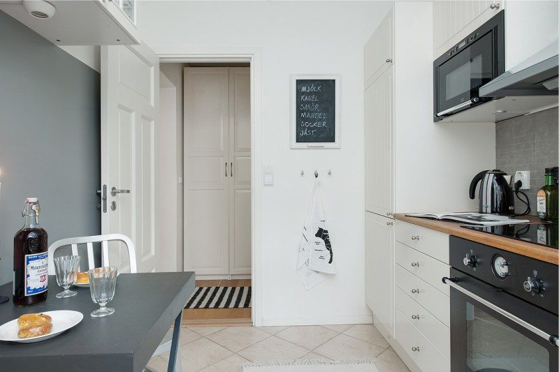 Layout di cucina a due file di 7,3 metri quadrati. m