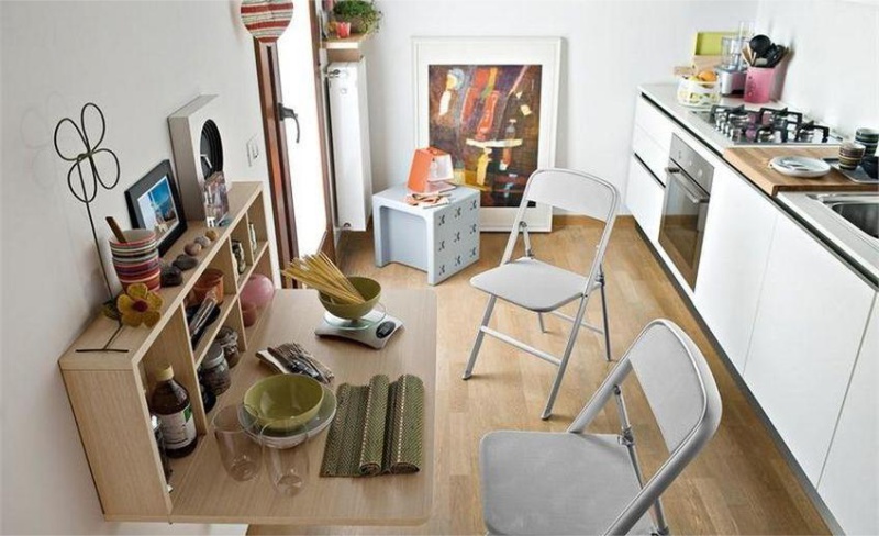 Tavolo pieghevole per una piccola cucina