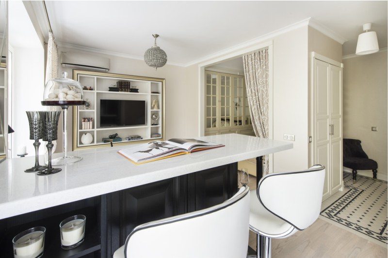 Zwarte art deco-keuken