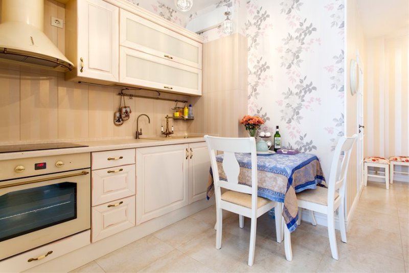 Wallpaper compact vinyl in the interior