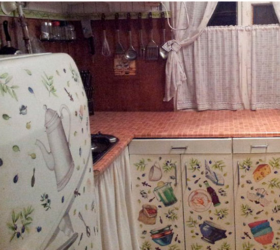 Country stil decoupage kjøleskap
