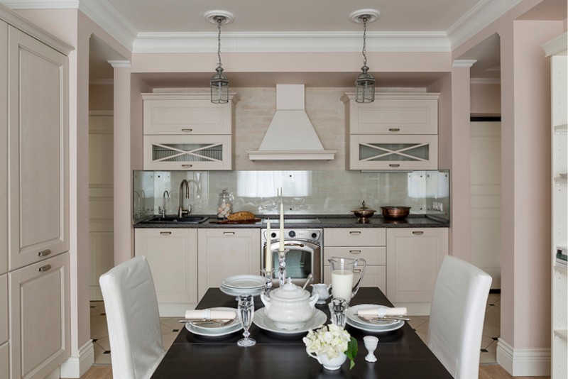 Cocina-living comedor-pasillo interior.