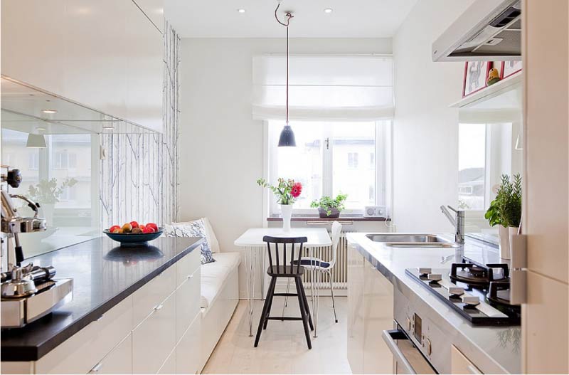 Cozinha paralela com sala de jantar