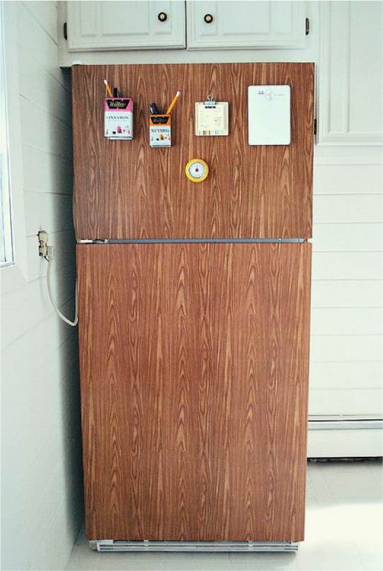 Refrigerador, pegado sobre film de vinilo.