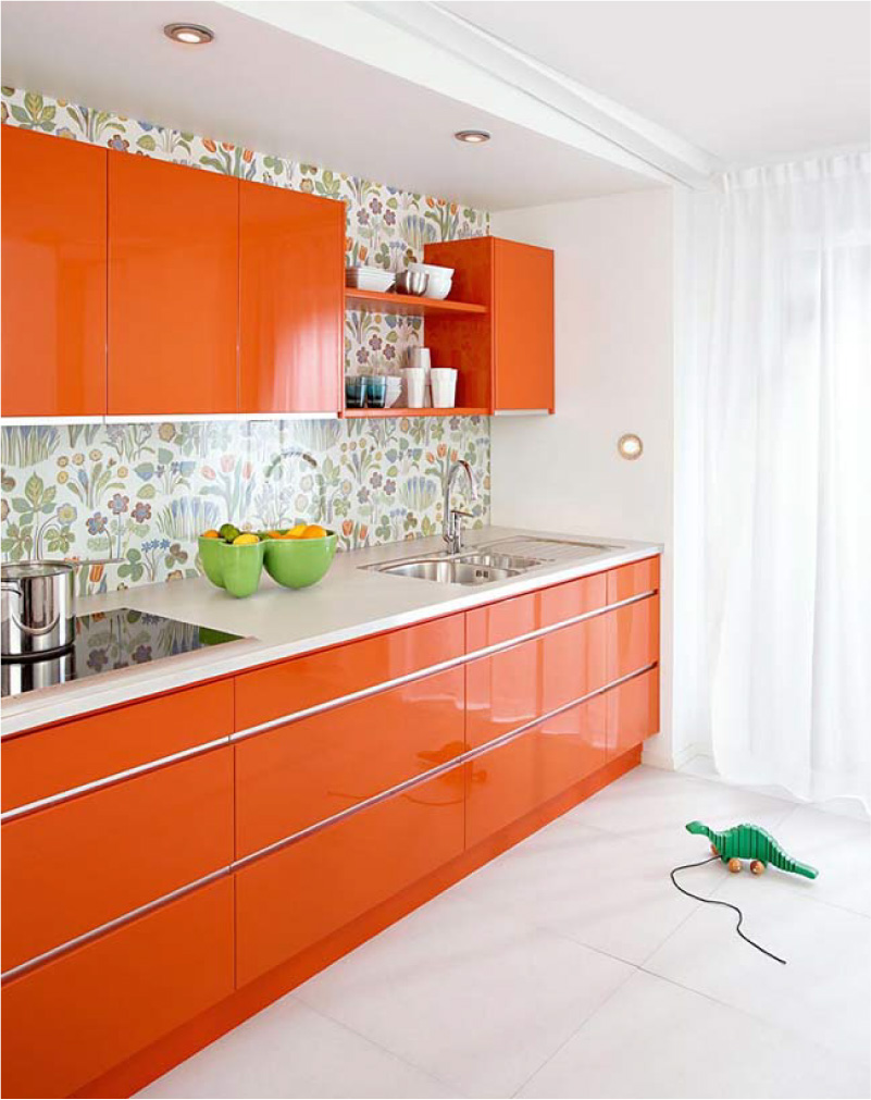 Cocina de estilo escandinavo brillante naranja