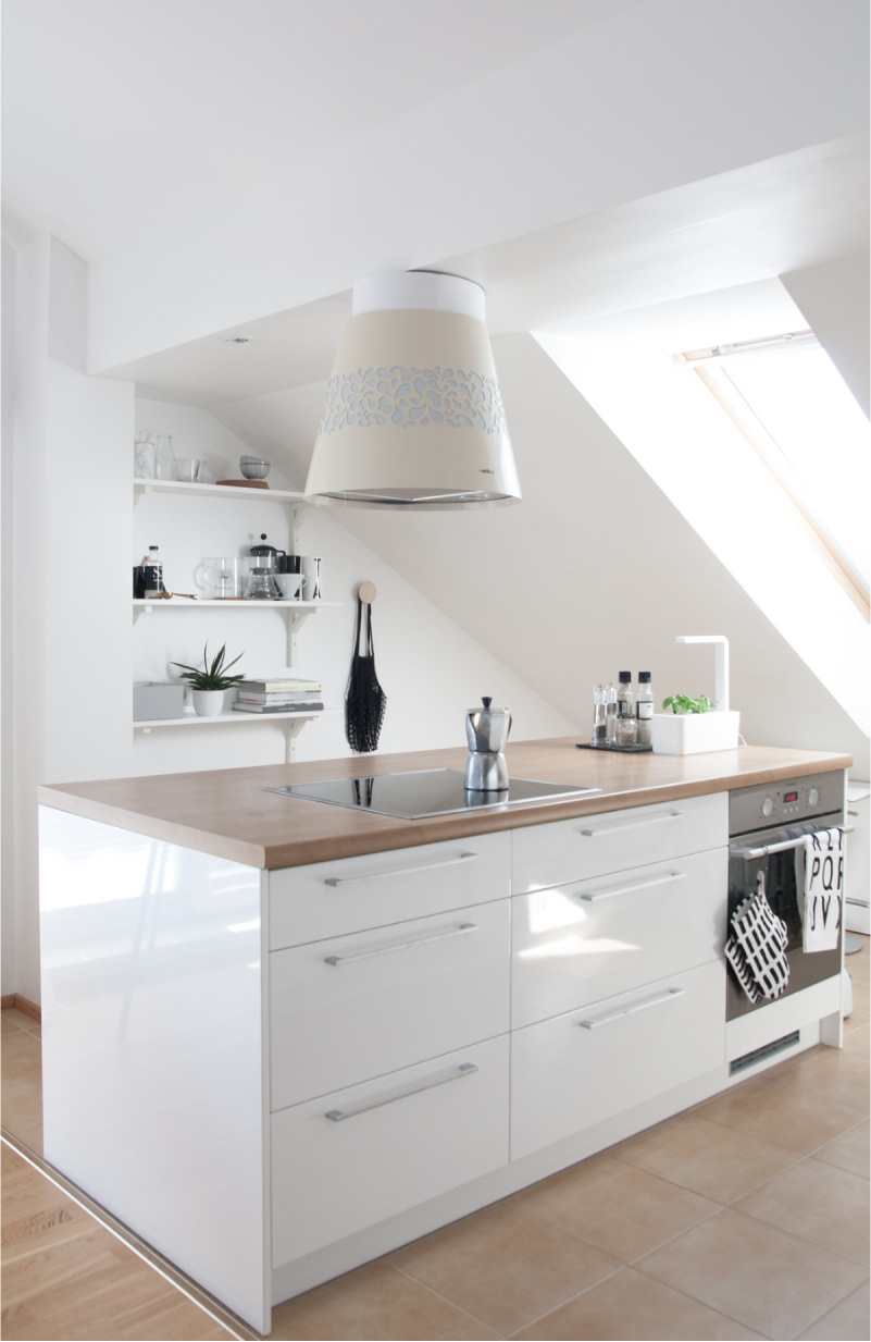 Cocina moderna y brillante.