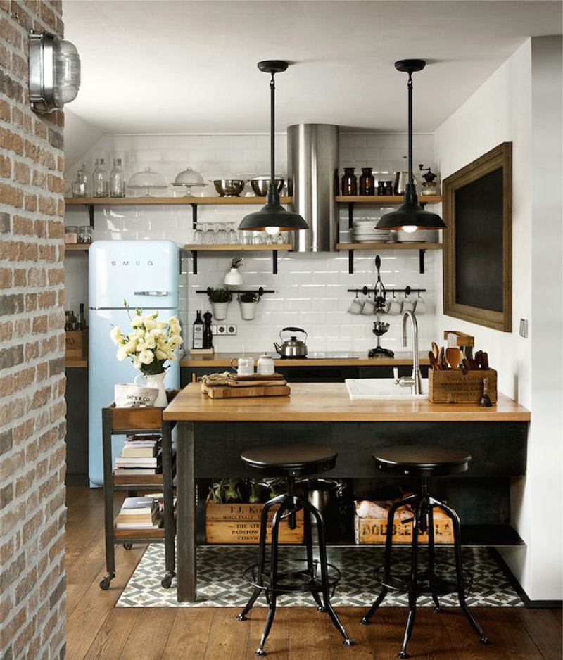 L'interior d'una petita cuina tipus loft
