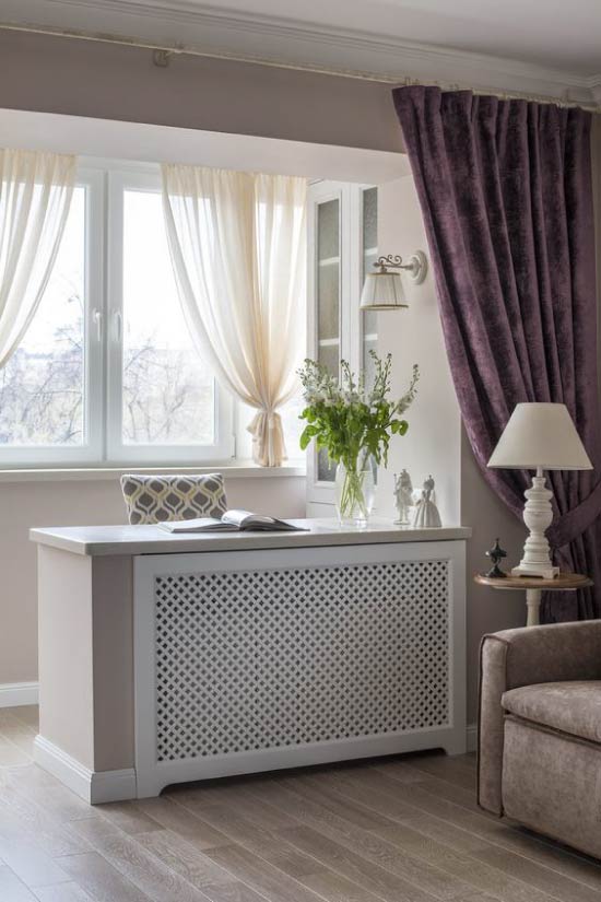 Houten batterijscherm in de woonkamer met balkon