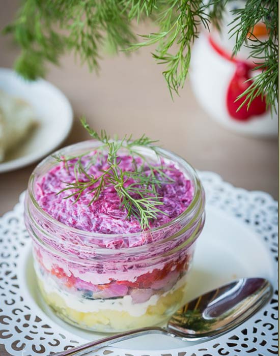 Herring sota un abric de pell a la vora