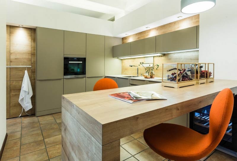 Moderne Olive Kitchen